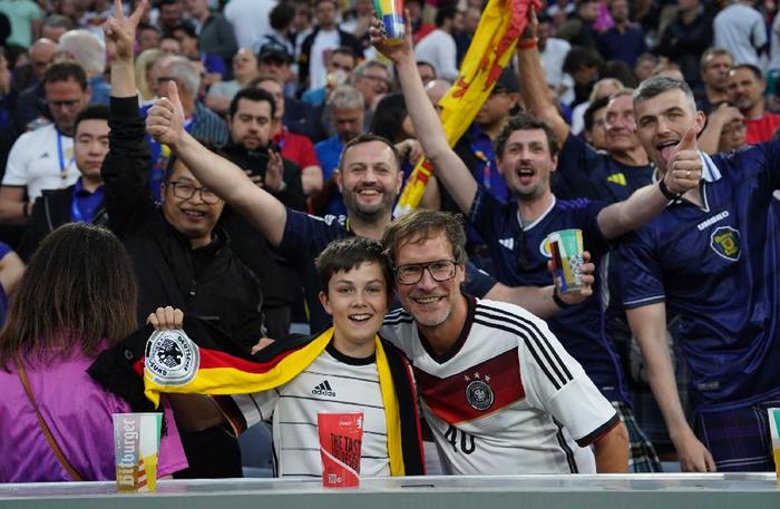 爱游戏官方-德国球队创造新的胜利纪录，球迷震撼