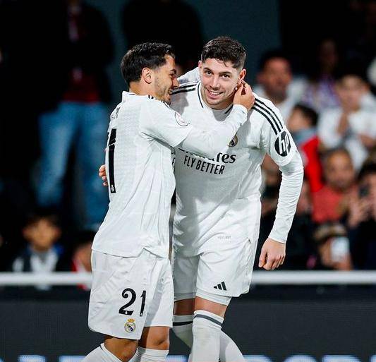 关于贝尔梅开二度,皇马实现连胜战绩的信息 关于贝尔梅开二度,皇马实现连胜战绩的信息