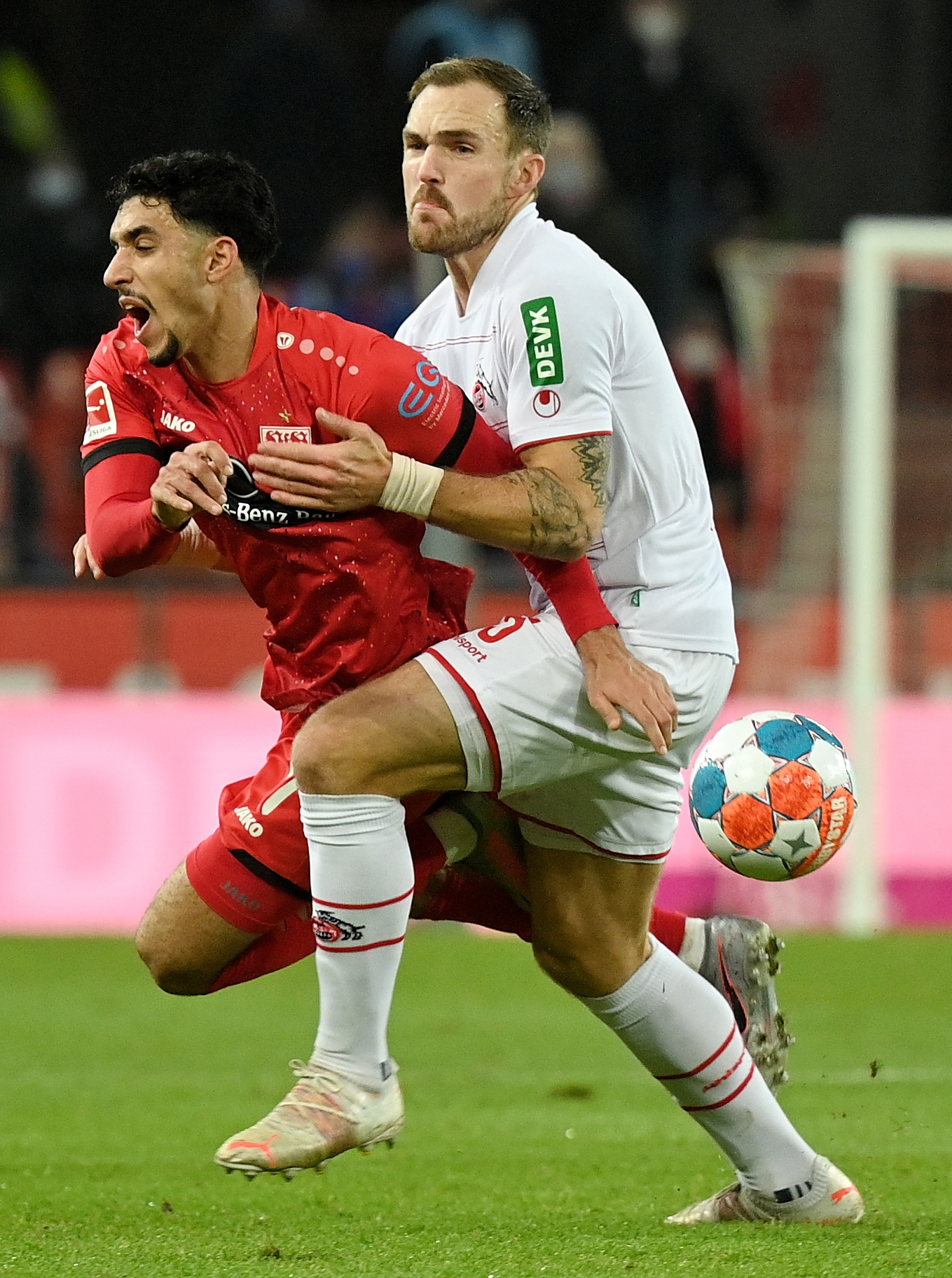 爱游戏入口-斯图加特与科隆交锋，胜者将取得重要三分的简单介绍