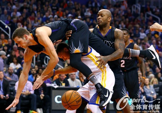 荷兰队在激烈对抗中取胜瑞典，积分榜领跑的简单介绍