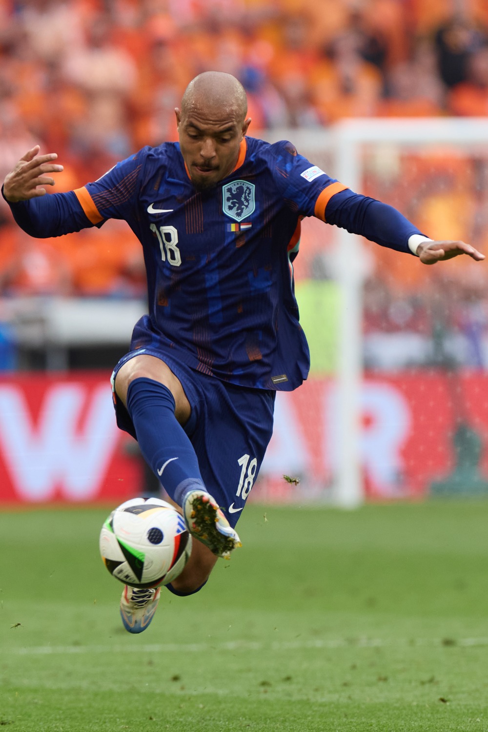 爱游戏APP-荷兰队势不可挡，赛场上表现抢眼