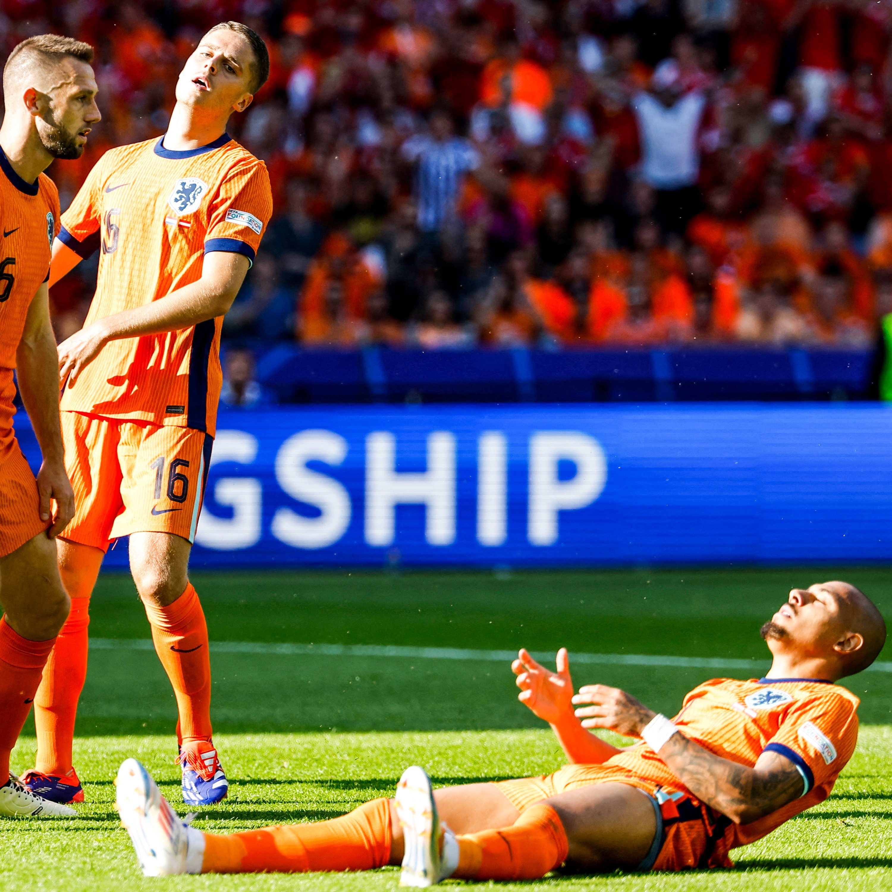 荷兰队势不可挡,赛场上表现抢眼 荷兰队势不可挡,赛场上表现抢眼