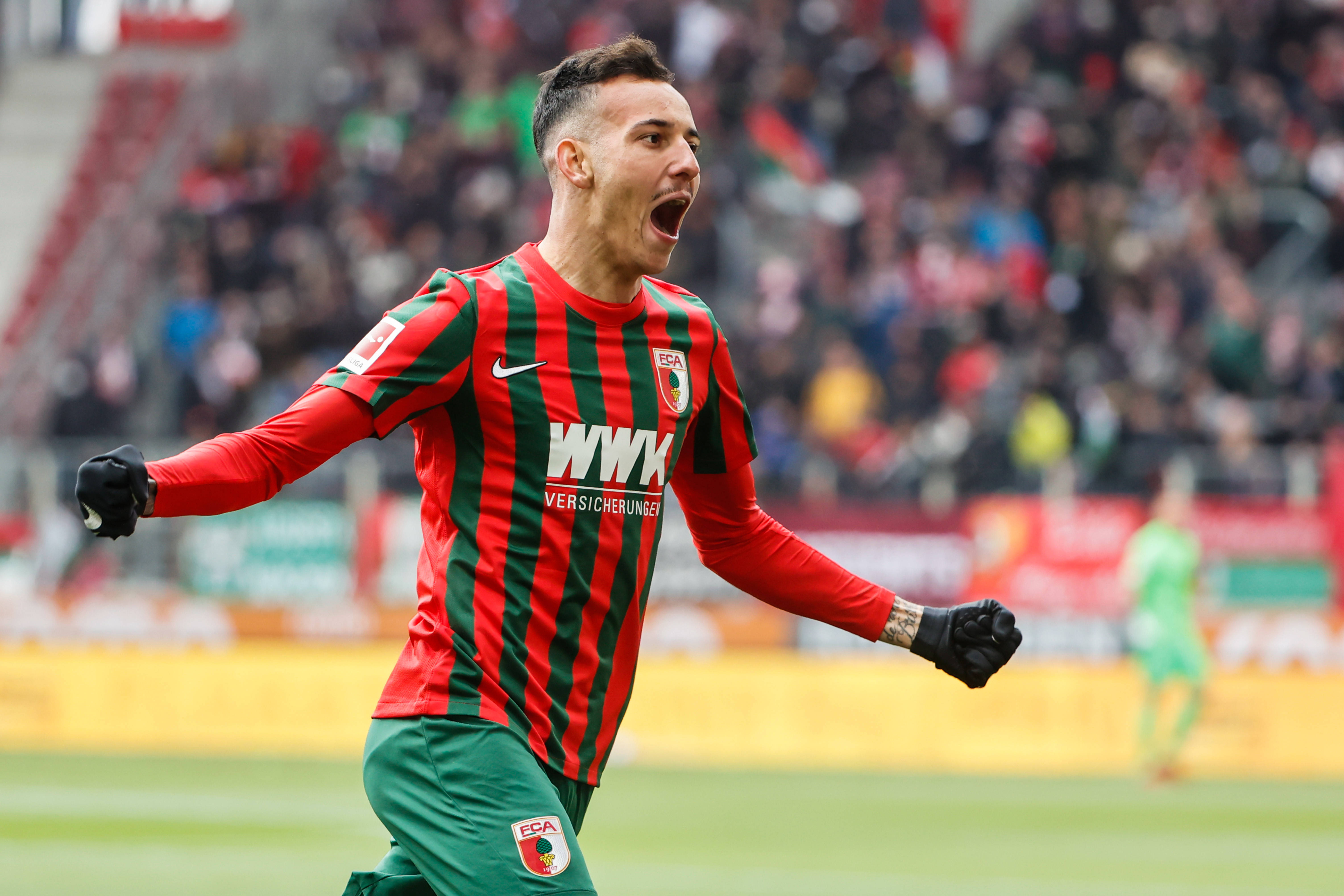 奥格斯堡队遭遇强劲对手,不敌而归 奥格斯堡队遭遇强劲对手,不敌而归