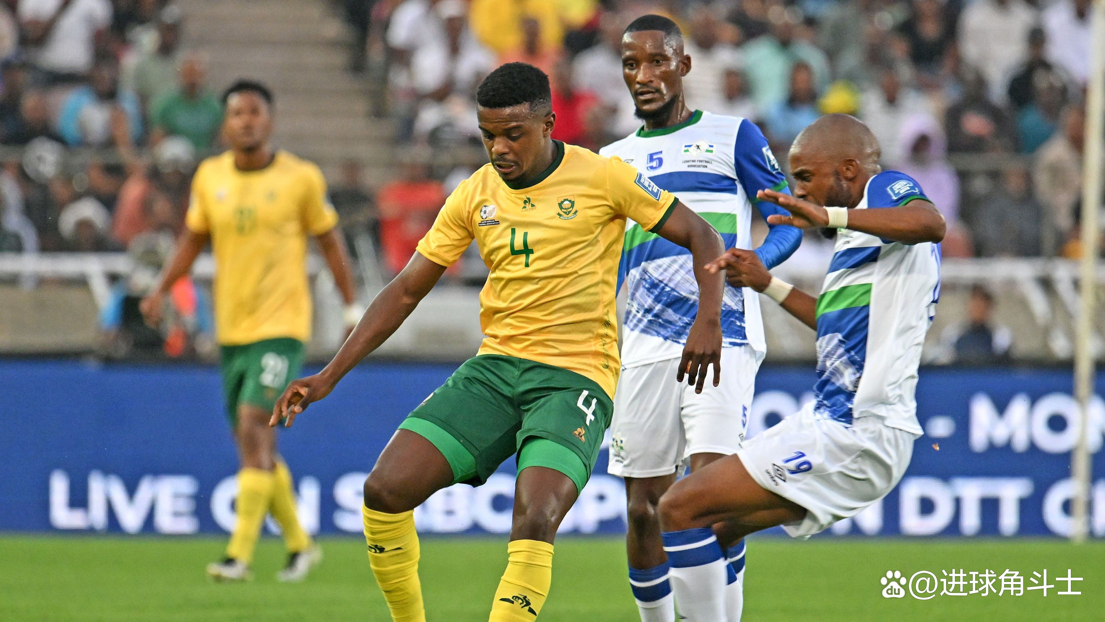 爱游戏官方入口-曼城豪取胜利，晋级欧国联半决赛