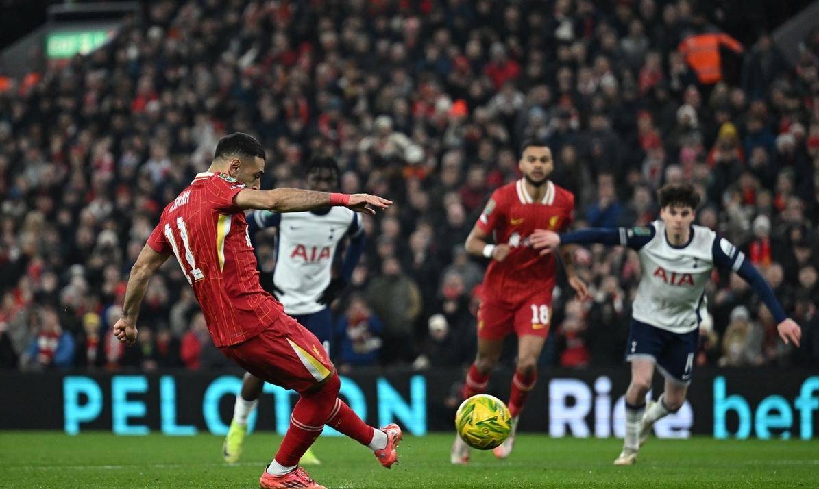 爱游戏APP-利物浦前锋单刀破门，助球队取得关键胜利的简单介绍