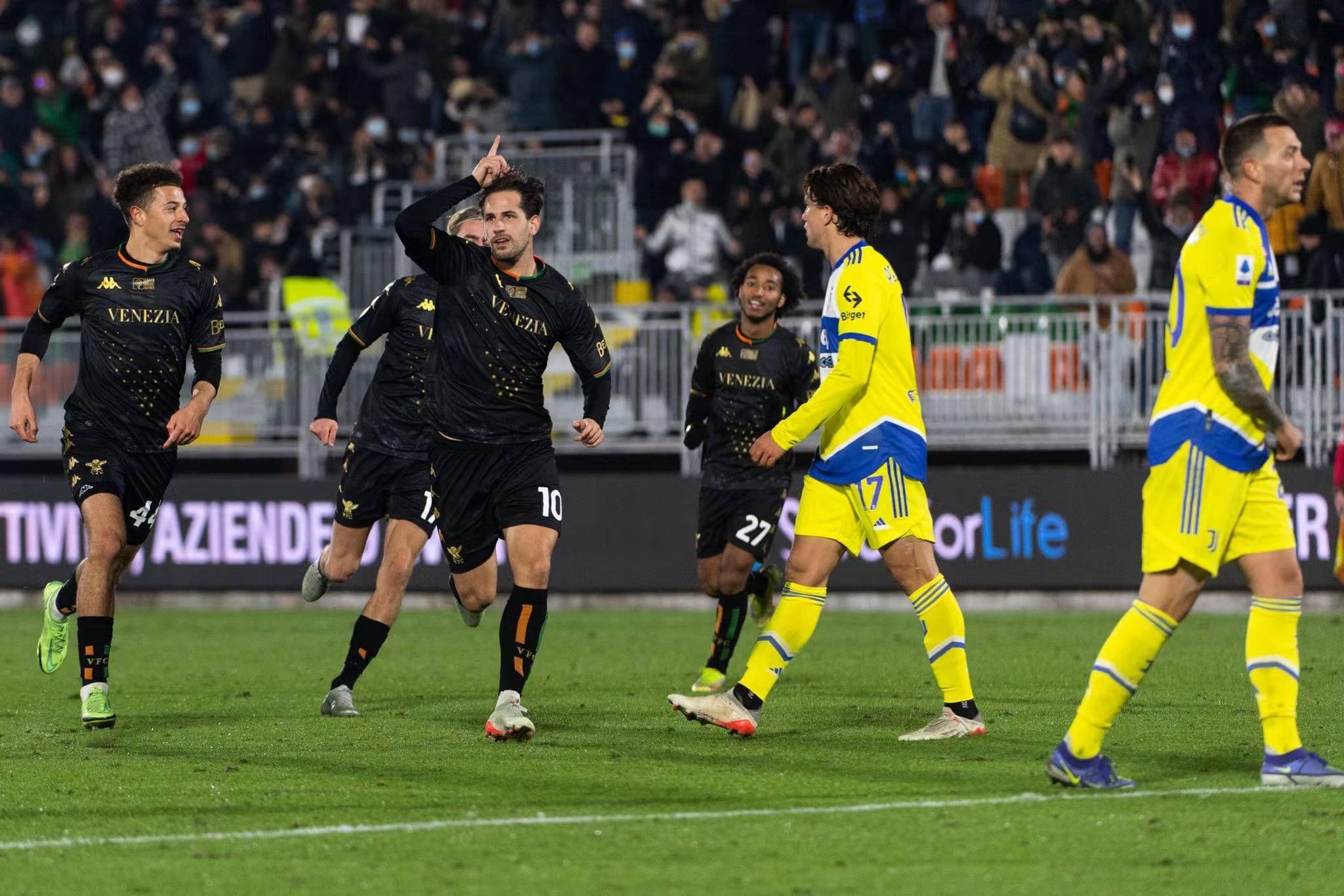 爱尔兰逼平葡萄牙,惊险保级成功的简单介绍 爱尔兰逼平葡萄牙,惊险保级成功的简单介绍