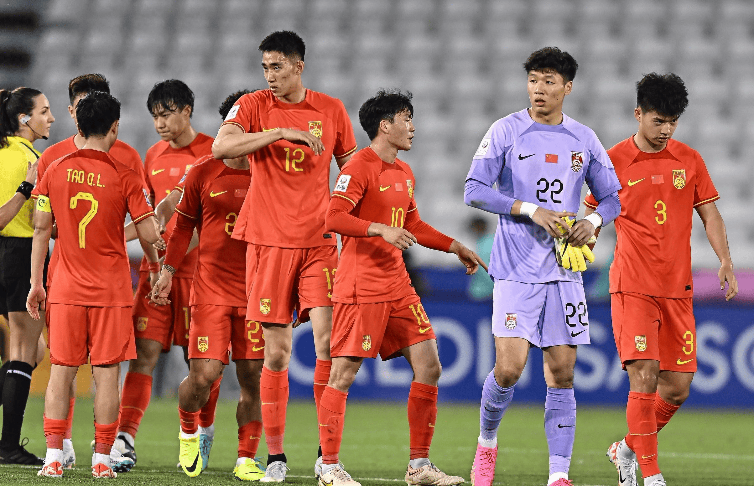 包含欲罢不能!火热的足球比赛即将上演巅峰对决的词条 包含欲罢不能!火热的足球比赛即将上演巅峰对决的词条