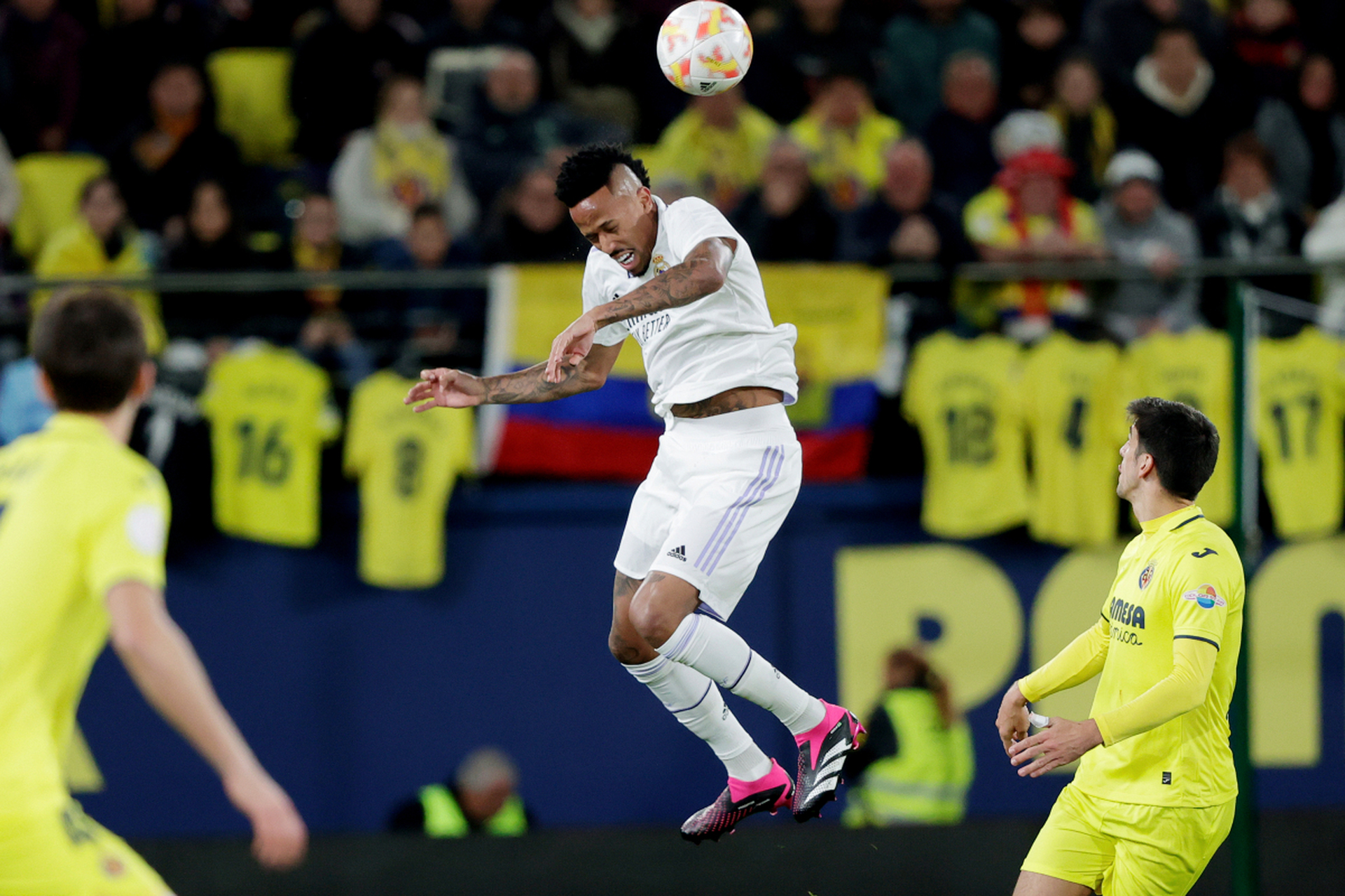 关于比利亚雷亚尔与巴塞罗那将上演激烈对决的信息 关于比利亚雷亚尔与巴塞罗那将上演激烈对决的信息