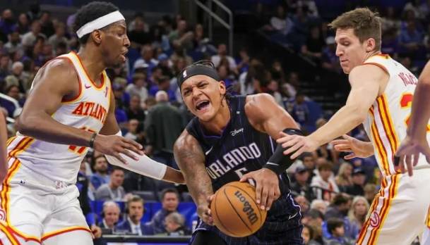 老鹰队球员集体训练，备战接下来比赛