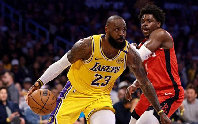 洛杉矶湖人队主场大胜,实力展现 洛杉矶湖人队主场大胜,实力展现