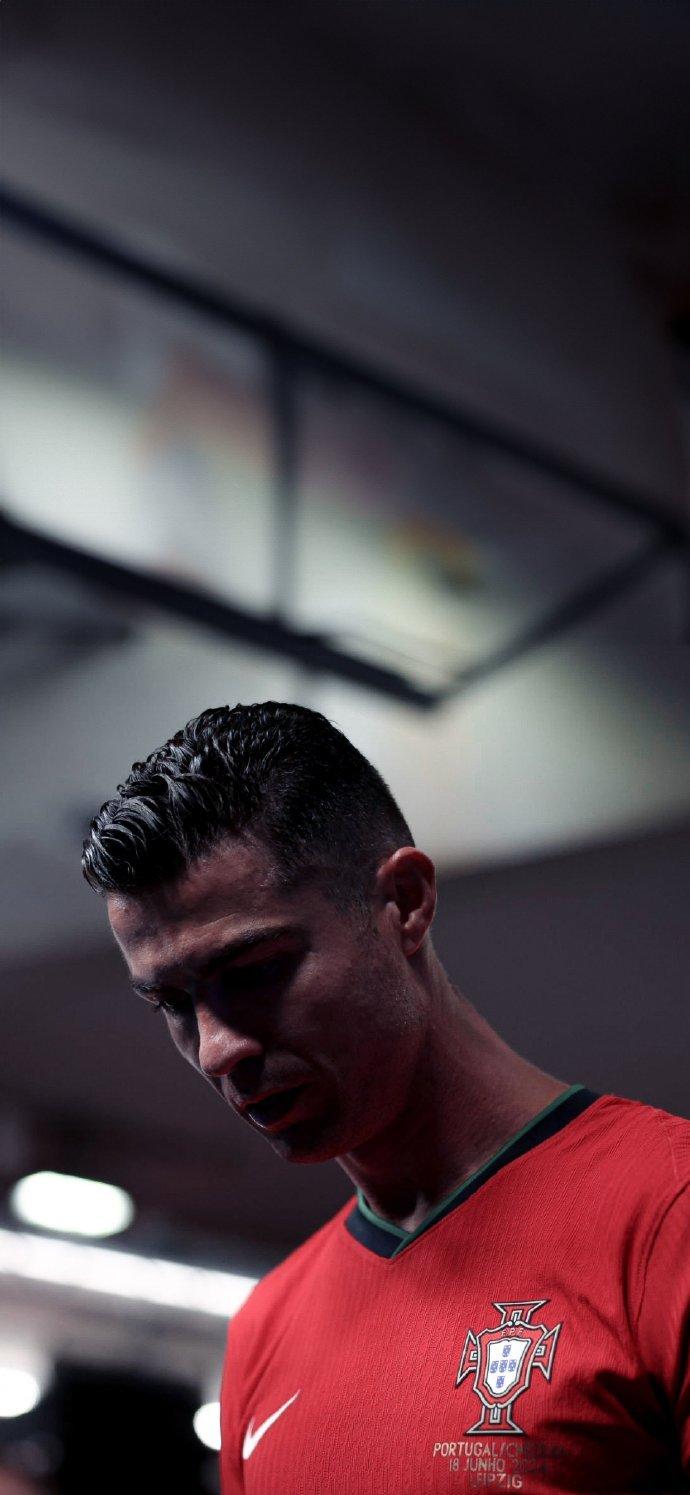 爱游戏娱乐-德国与葡萄牙队在欧洲杯预选赛中激烈对抗，平局收场