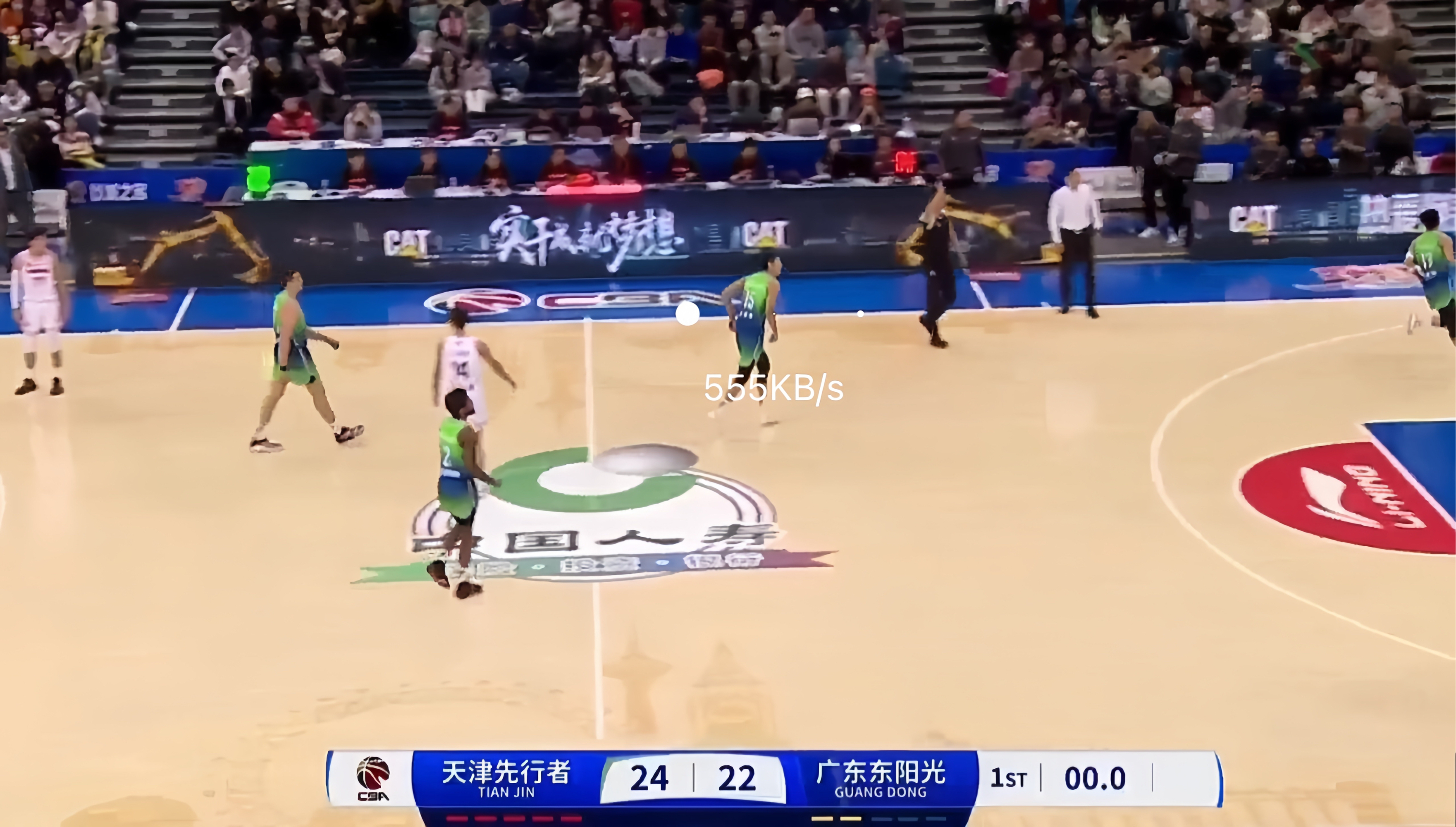 包含竞技篮球锦标赛紧张开幕精彩对决持续发生的词条