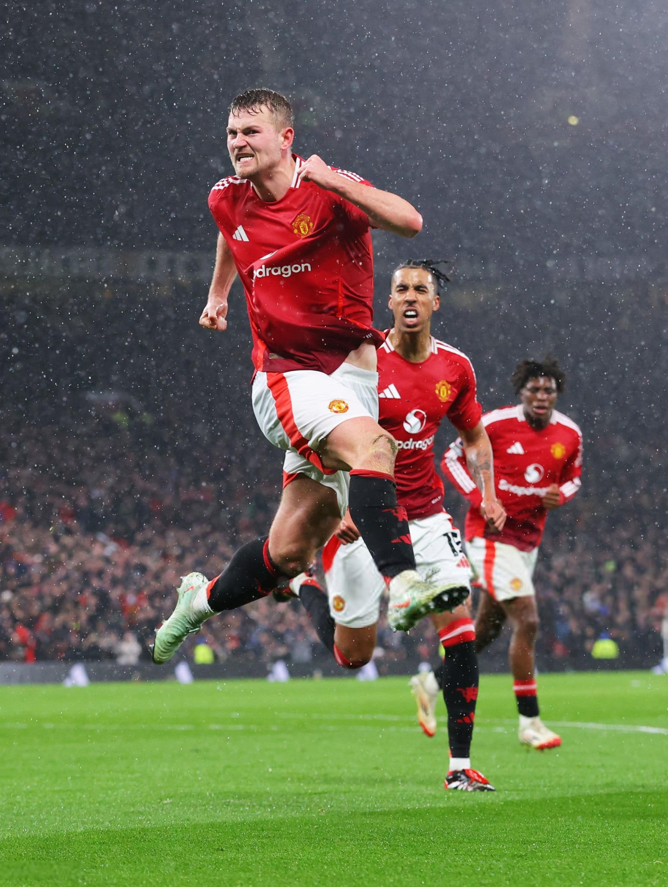 爱游戏官方入口-曼联连胜米德尔斯堡，英超前四形势逐渐向好