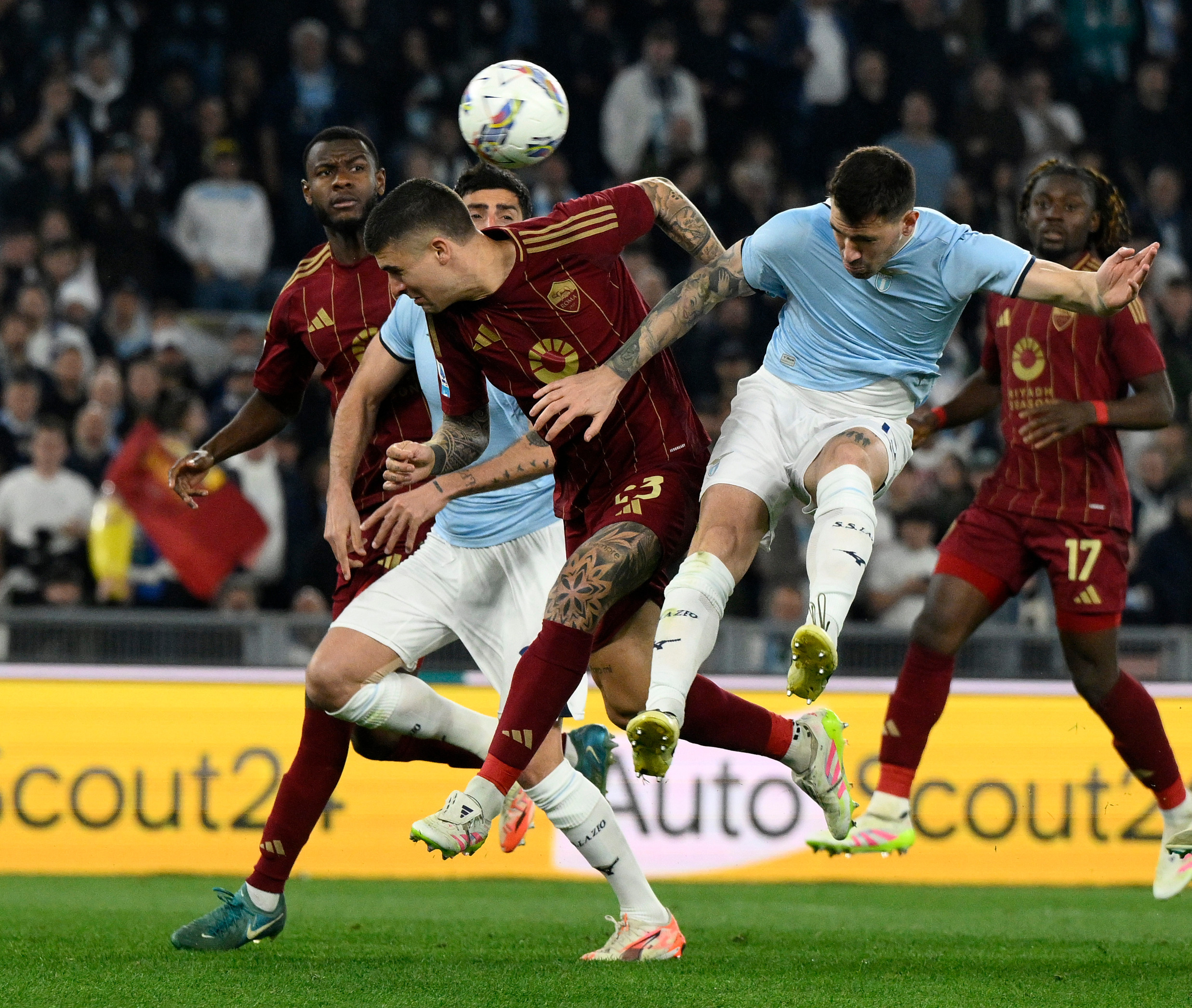 罗马客场逼平对手,榜首之争激烈 罗马客场逼平对手,榜首之争激烈