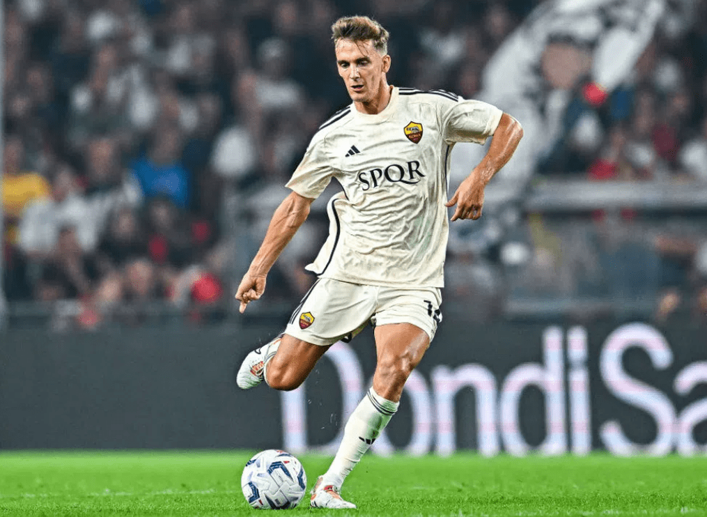 热那亚后防线失误送礼,错失宝贵分数 热那亚后防线失误送礼,错失宝贵分数