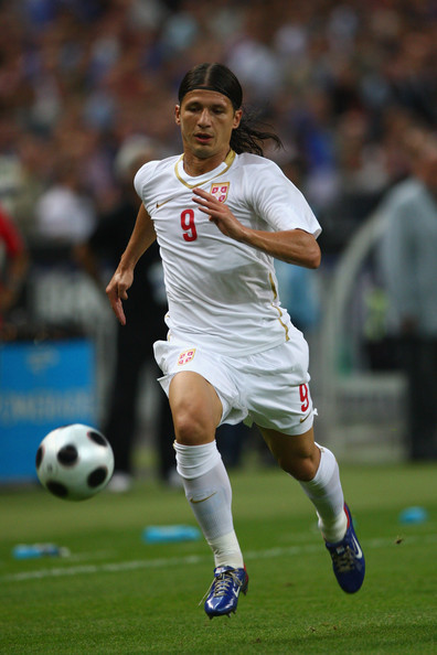 赫塔上人萨瓦与全队，客队赏:然马比夫