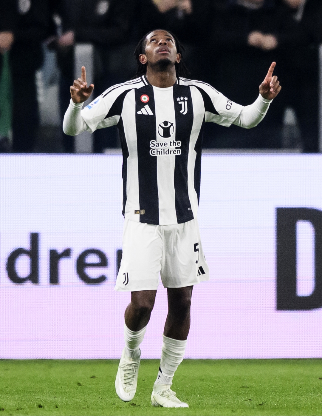 爱游戏APP-尤文图斯客场输球，陷入保级区