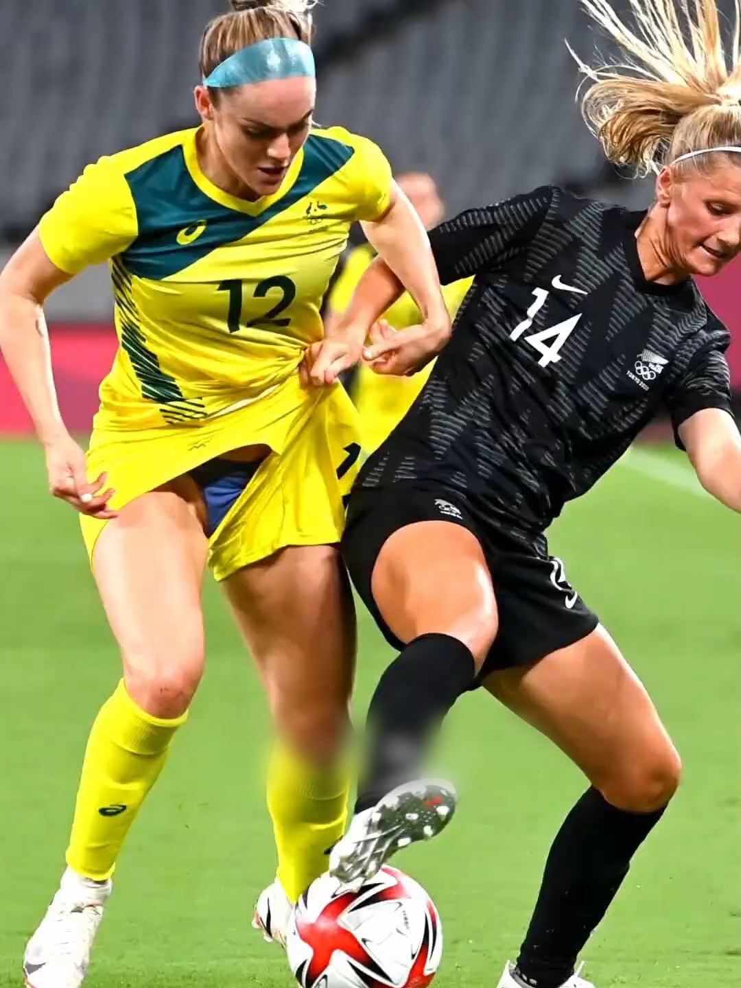 国际足球比赛场面激动人心，球迷热情澎湃的简单介绍