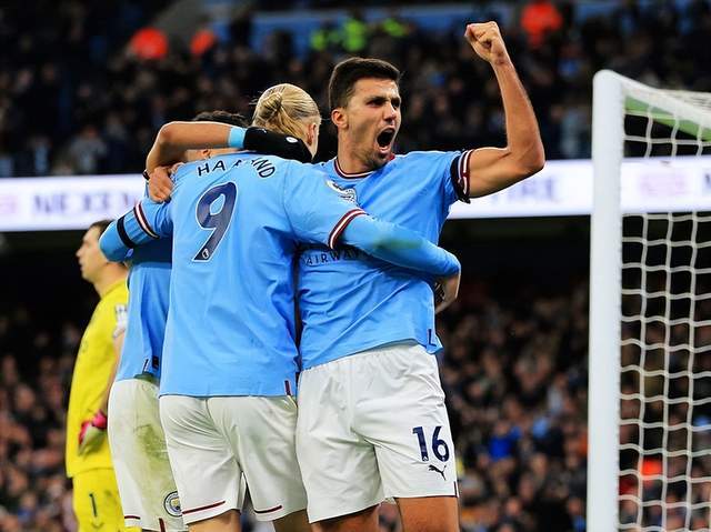 关于欧冠决赛抢眼战,球迷欢呼雀跃为自己的球队的信息 关于欧冠决赛抢眼战,球迷欢呼雀跃为自己的球队的信息