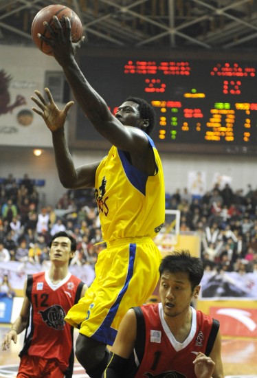 爱游戏娱乐-云南全队表现出色，势不可挡拿下比赛！