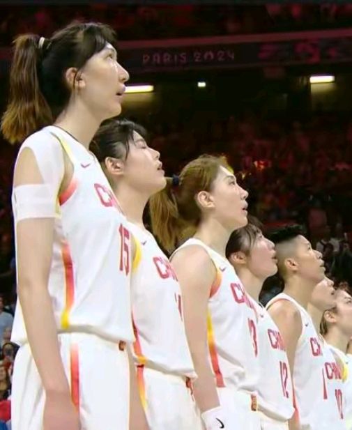 爱游戏入口-举重比赛惊现翻盘，中国选手不负众望摘金的简单介绍