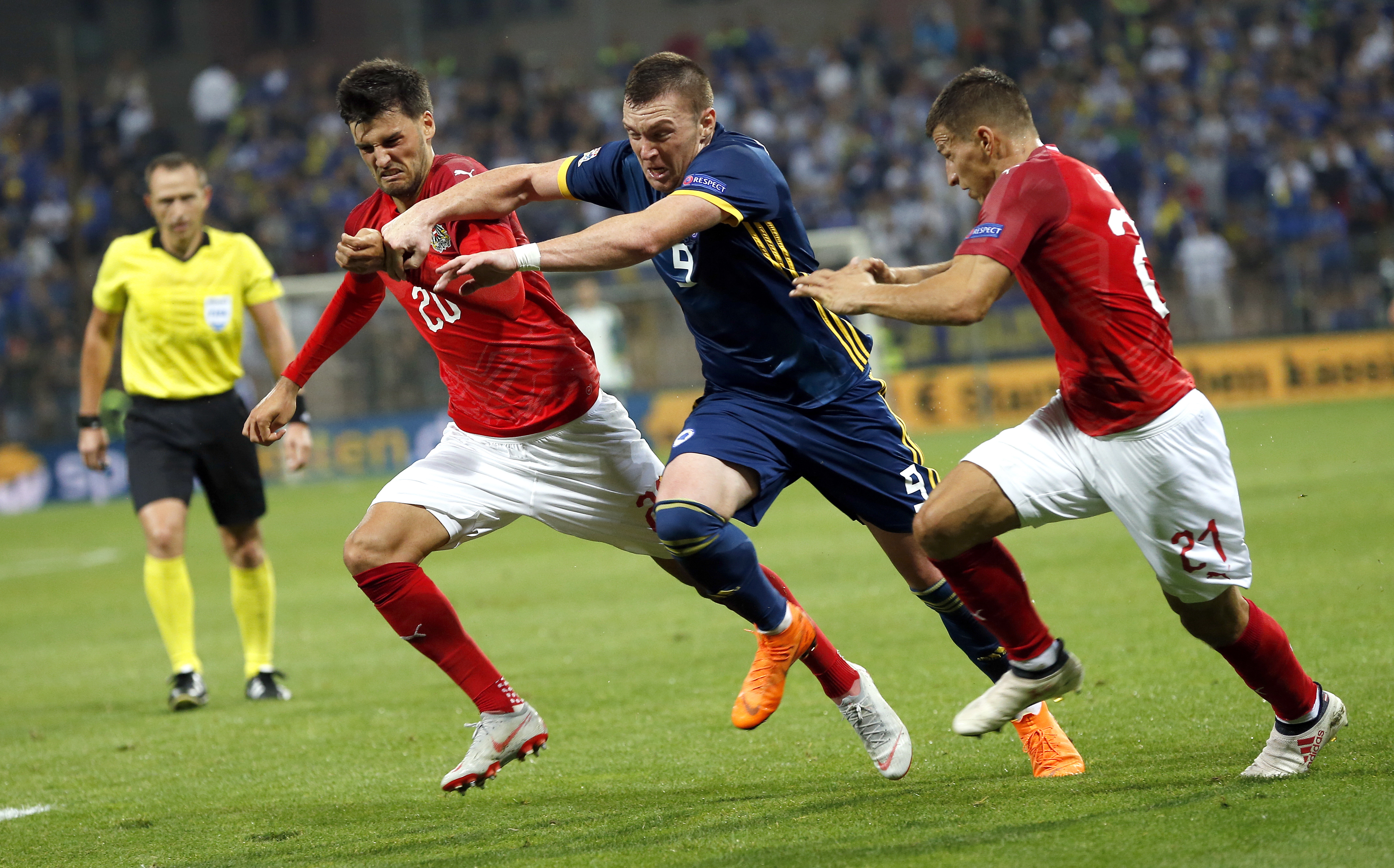 爱游戏娱乐-欧洲国家足球队比拼技艺，热火朝天的足球战场的简单介绍