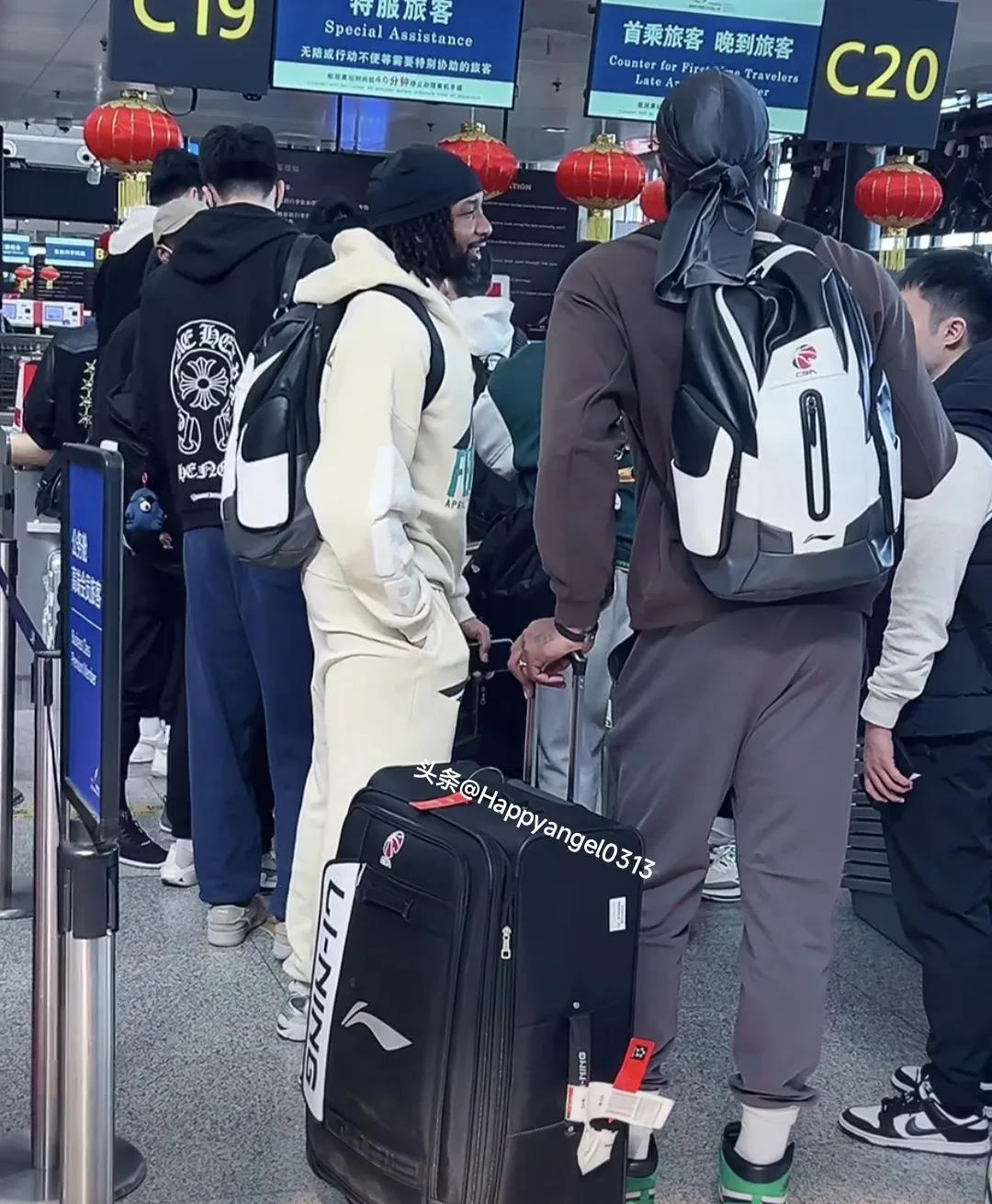 爱游戏在线-包含火爆赛季开启，各路豪强激战正酣的词条