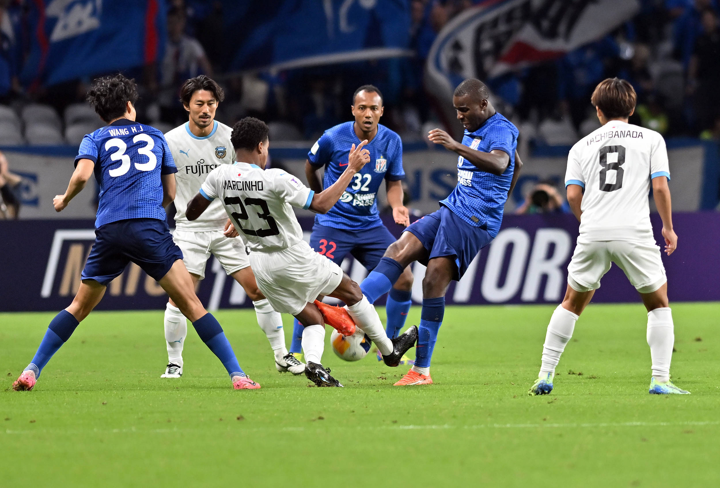 足球联赛精彩比拼，各队实力对比