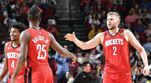 根特中场崭露头角，锋线进攻表现稳健强大