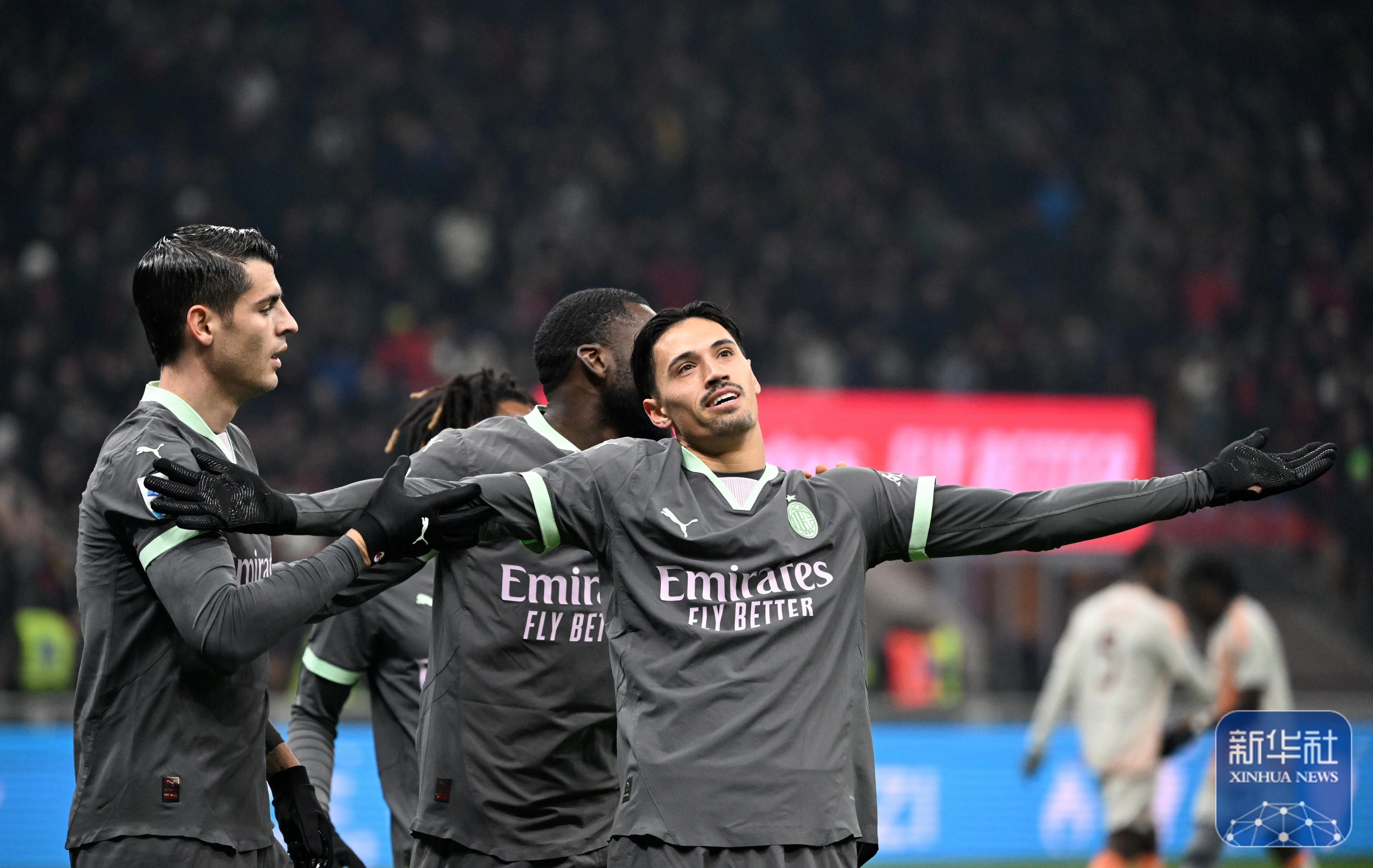 爱游戏在线-意甲赛场上球队为争夺胜利而拼尽全力