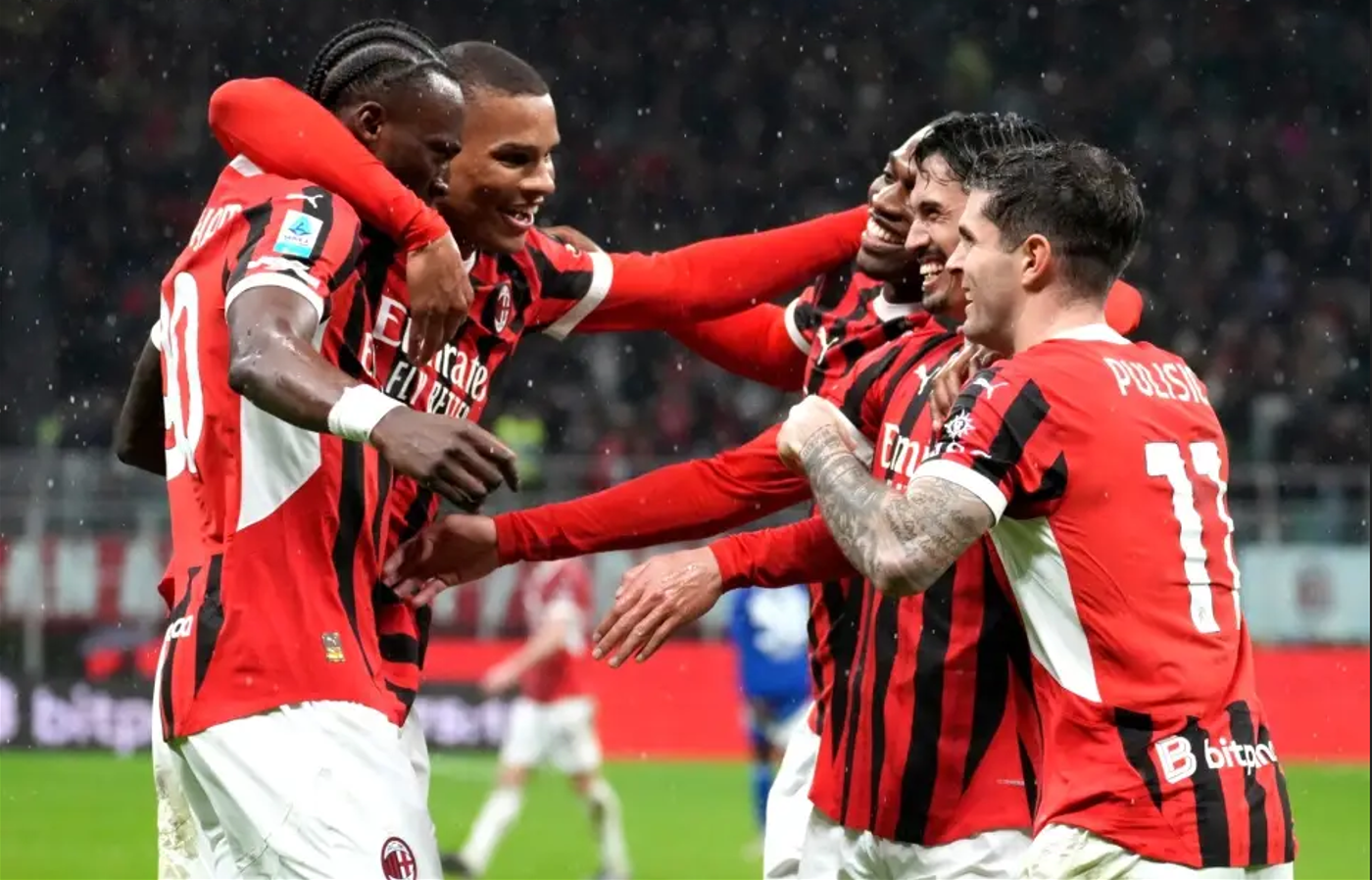 意甲赛场上球队为争夺胜利而拼尽全力