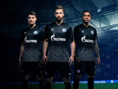 沙尔克04客场遭难堪，与对手互有一胜