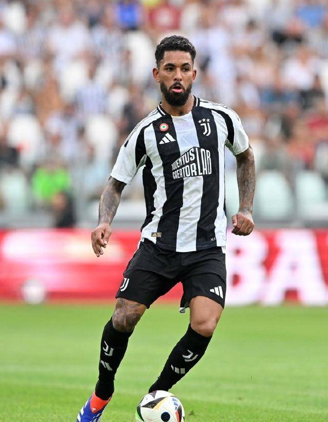 爱游戏入口-尤文图斯遭遇困境，球员表现堪忧