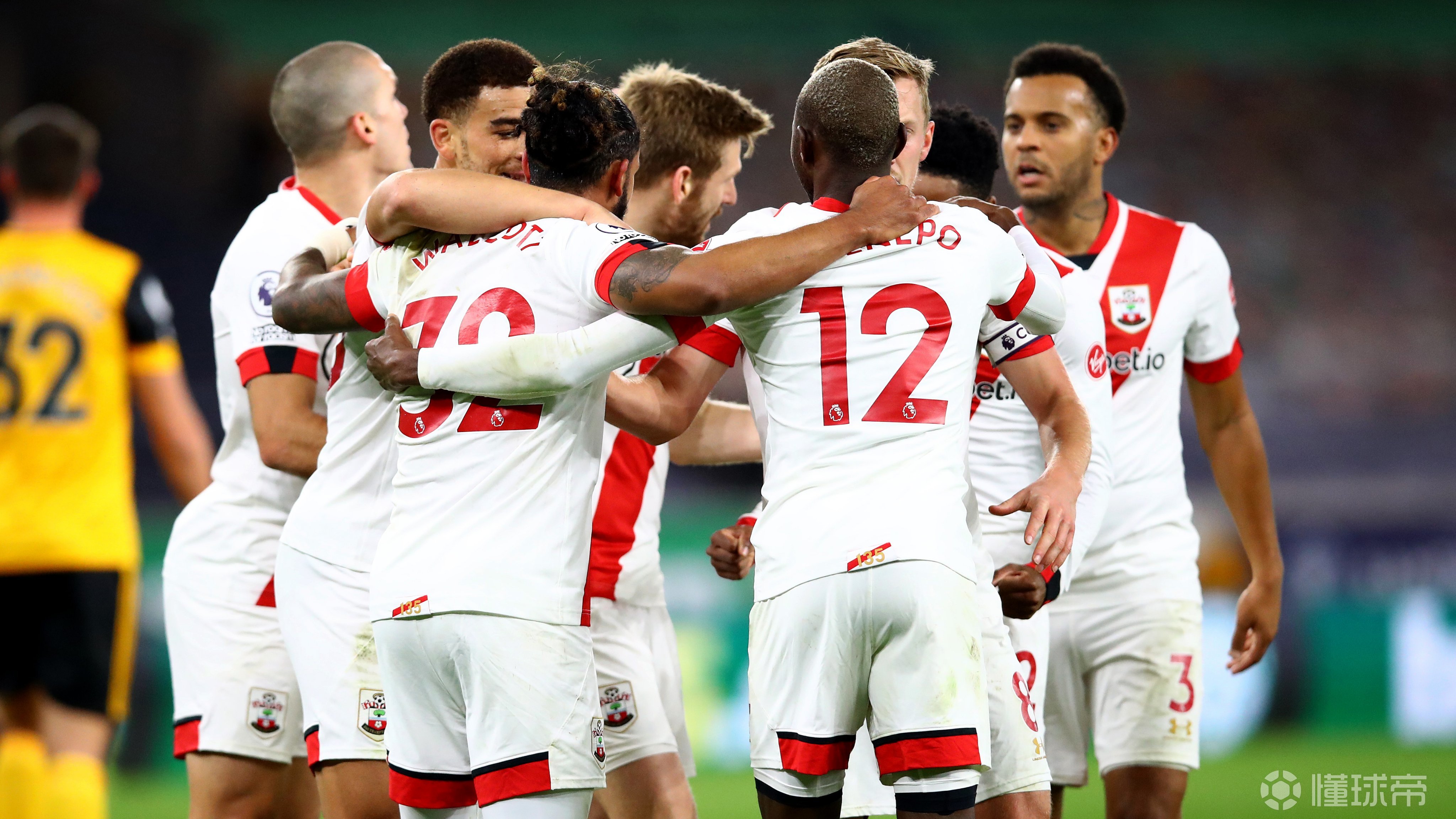 南安普顿保持不败,稳居中游 南安普顿保持不败,稳居中游