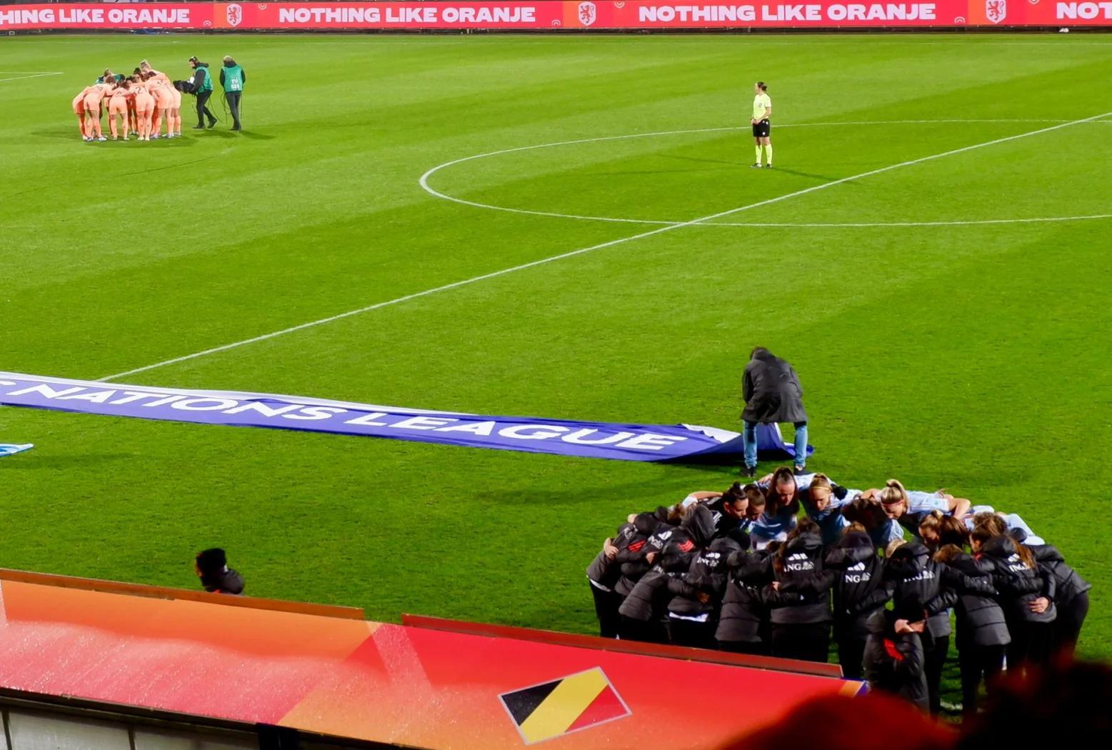 爱游戏-包含荷兰队迎来胜利，晋级赛事下一轮的词条