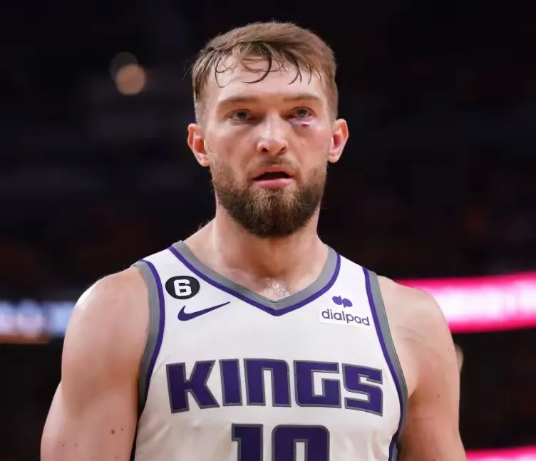 爱游戏体育-尼斯客场逼平索肖，难以分出胜负