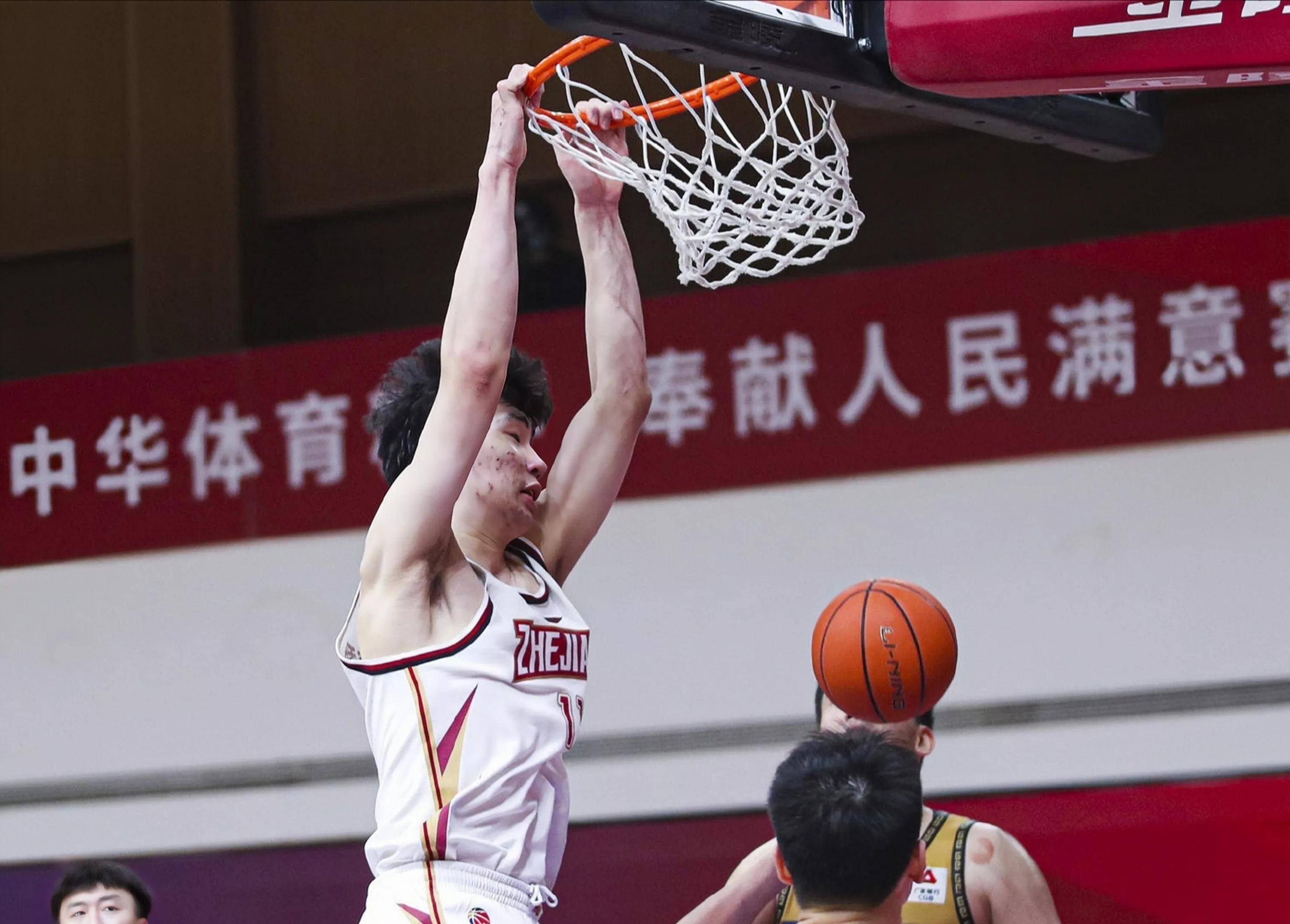 爱游戏官方入口-关于队员个人表现颠峰整体实力突飞猛进的信息