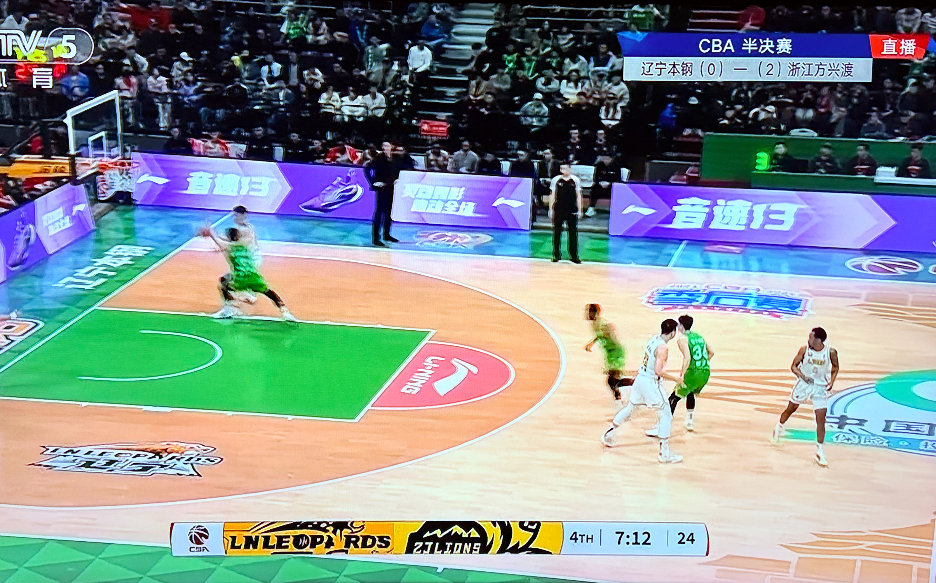 广厦队再战深圳，取得胜利晋级季后赛关键比赛