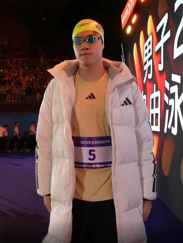 爱游戏-关于战术运筹帷幄间，欧预赛巅峰对决！的信息