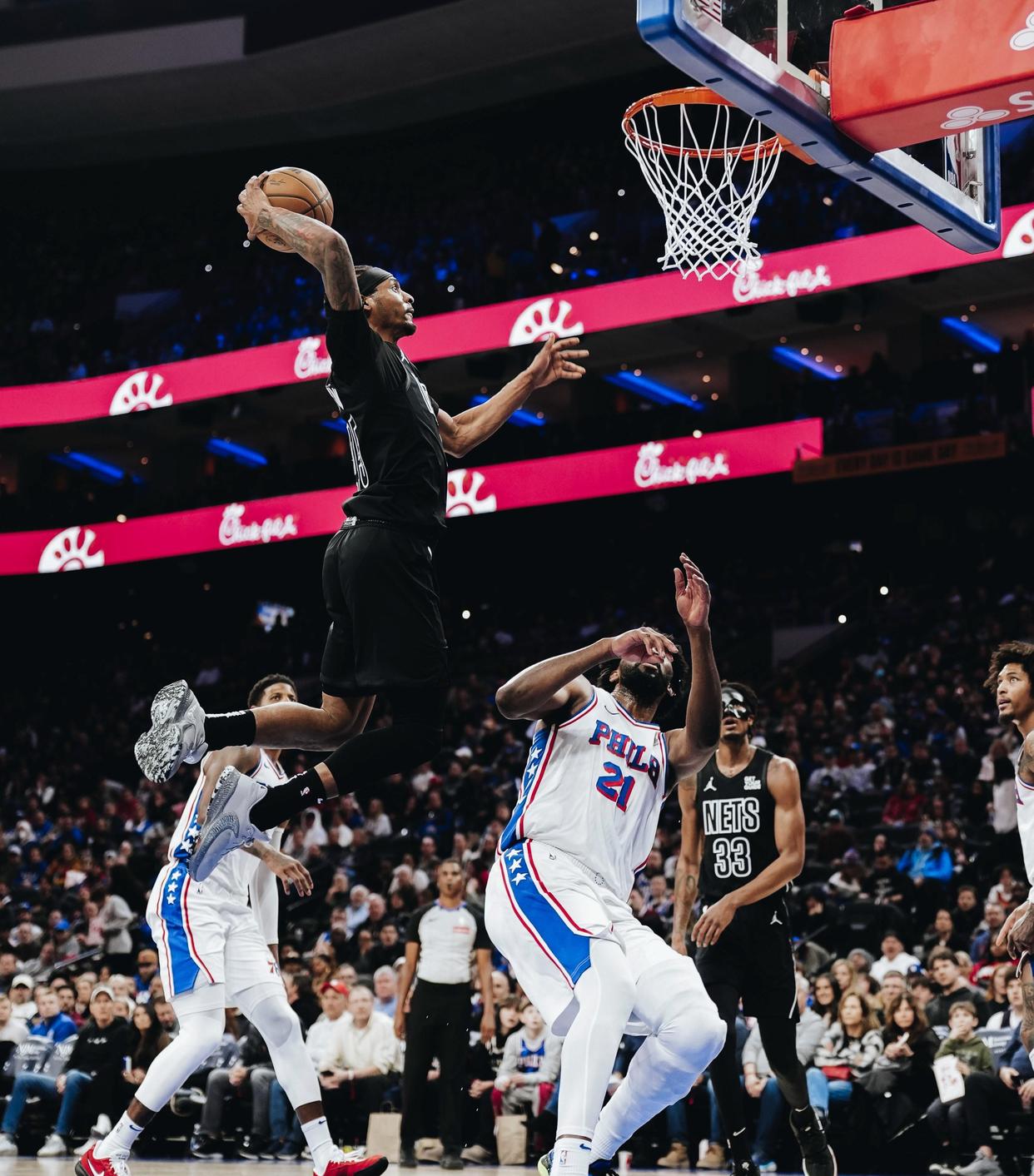 爱游戏体育-包含76人队拒绝憧憬！主场大败篮网队的词条