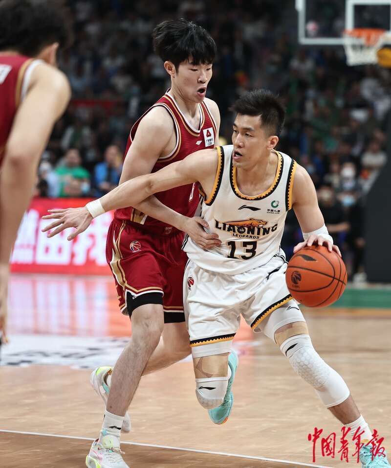 爱游戏下载-CBA总决赛山东英特大胜广东，三连胜