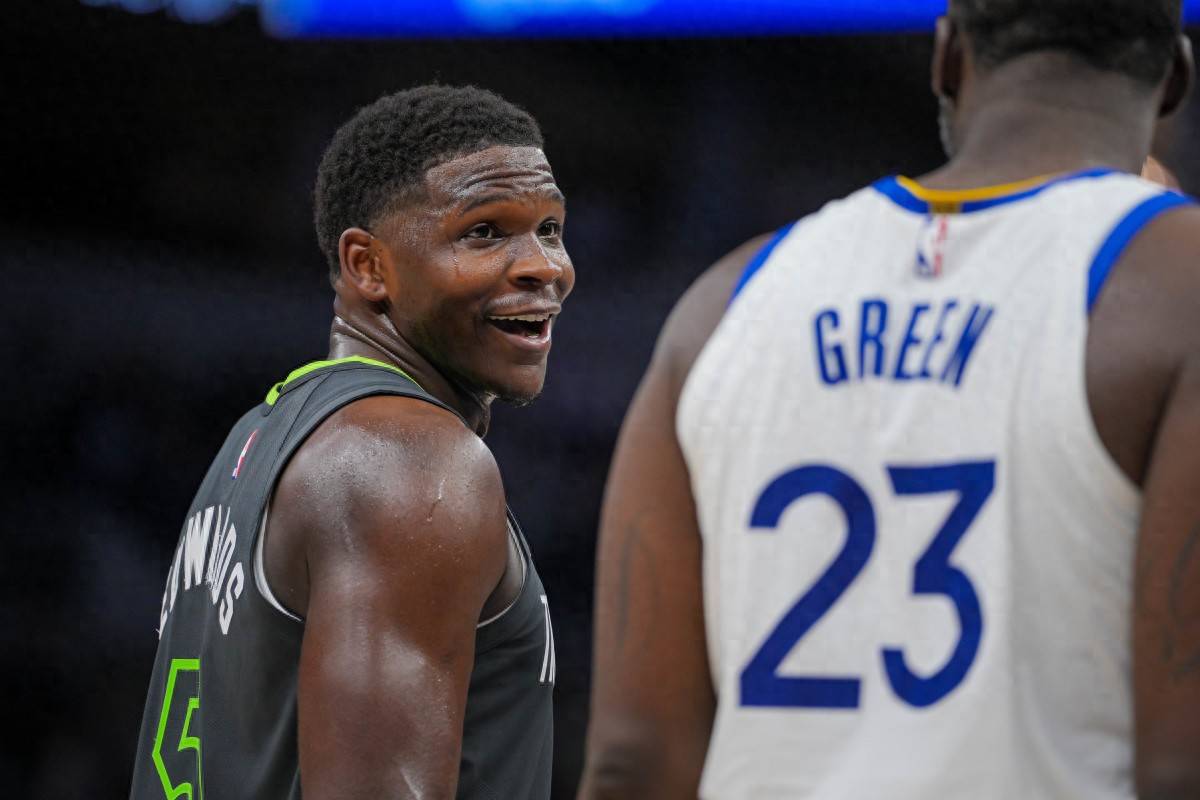 欧预赛激烈对抗,抢七战引发球迷热议 欧预赛激烈对抗,抢七战引发球迷热议