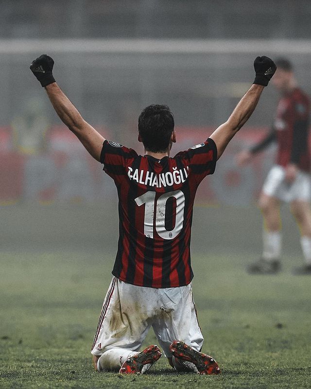 AC米兰后防核心遭遇伤病困扰,或将缺席 AC米兰后防核心遭遇伤病困扰,或将缺席