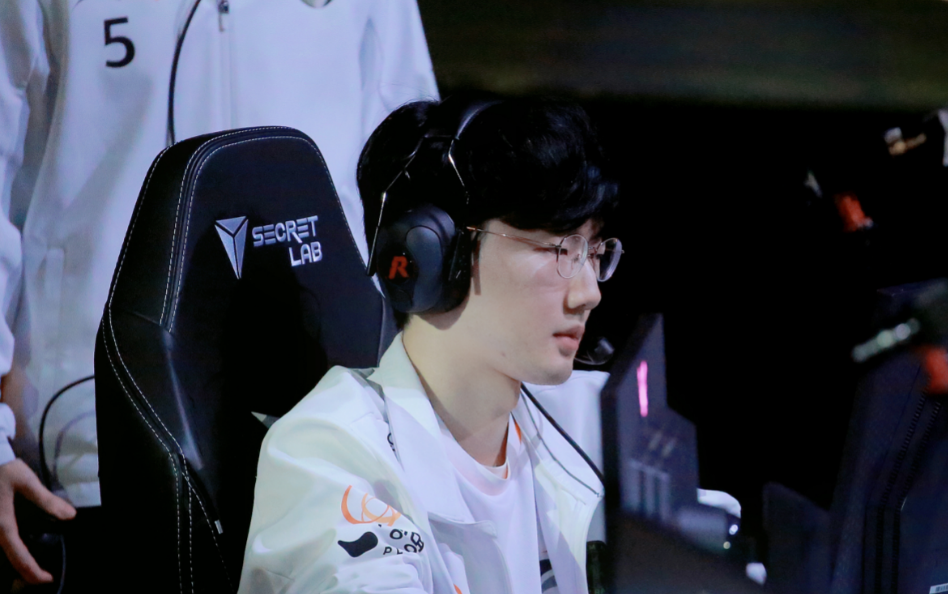 爱游戏娱乐-LGD力克KT，Clid关键团战开团秒人宿敌对决小组赛，让粉丝疯狂欢呼的简单介绍