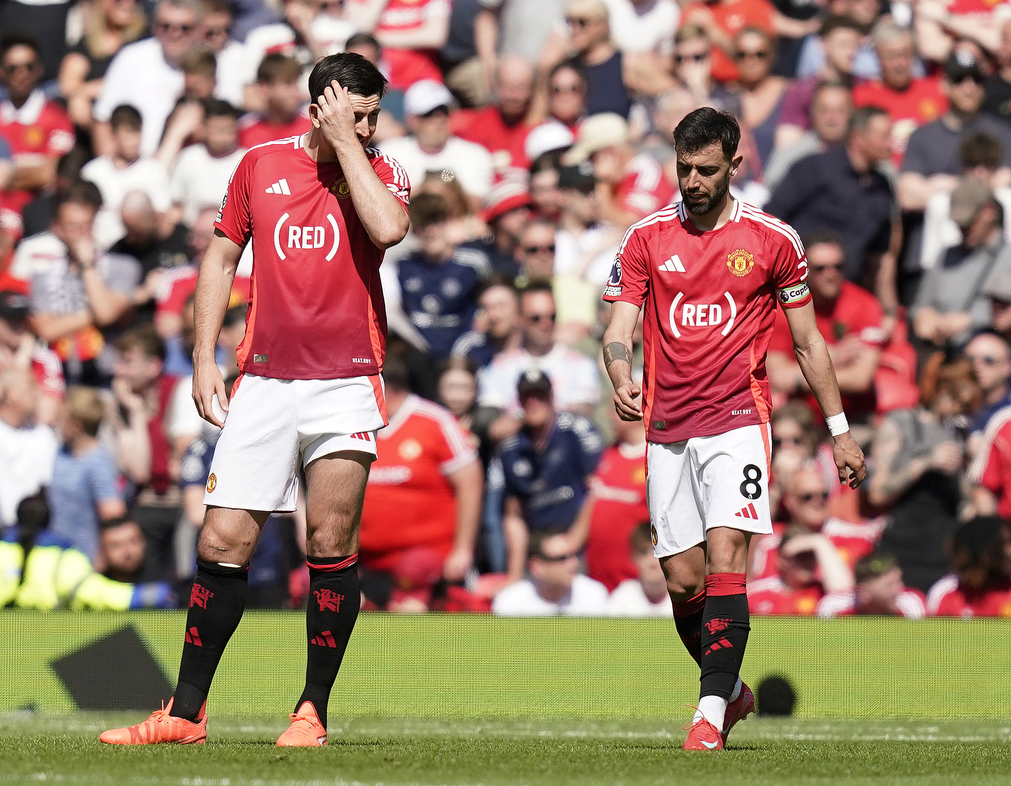 曼联客场惨败西汉姆，榜首球队交手遭质疑