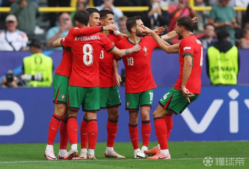 包含葡萄牙队主场大胜土耳其队,继续领跑的词条 包含葡萄牙队主场大胜土耳其队,继续领跑的词条