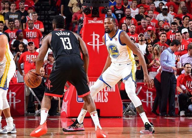 老鹰主场大胜勇士，霍克斯继续强势