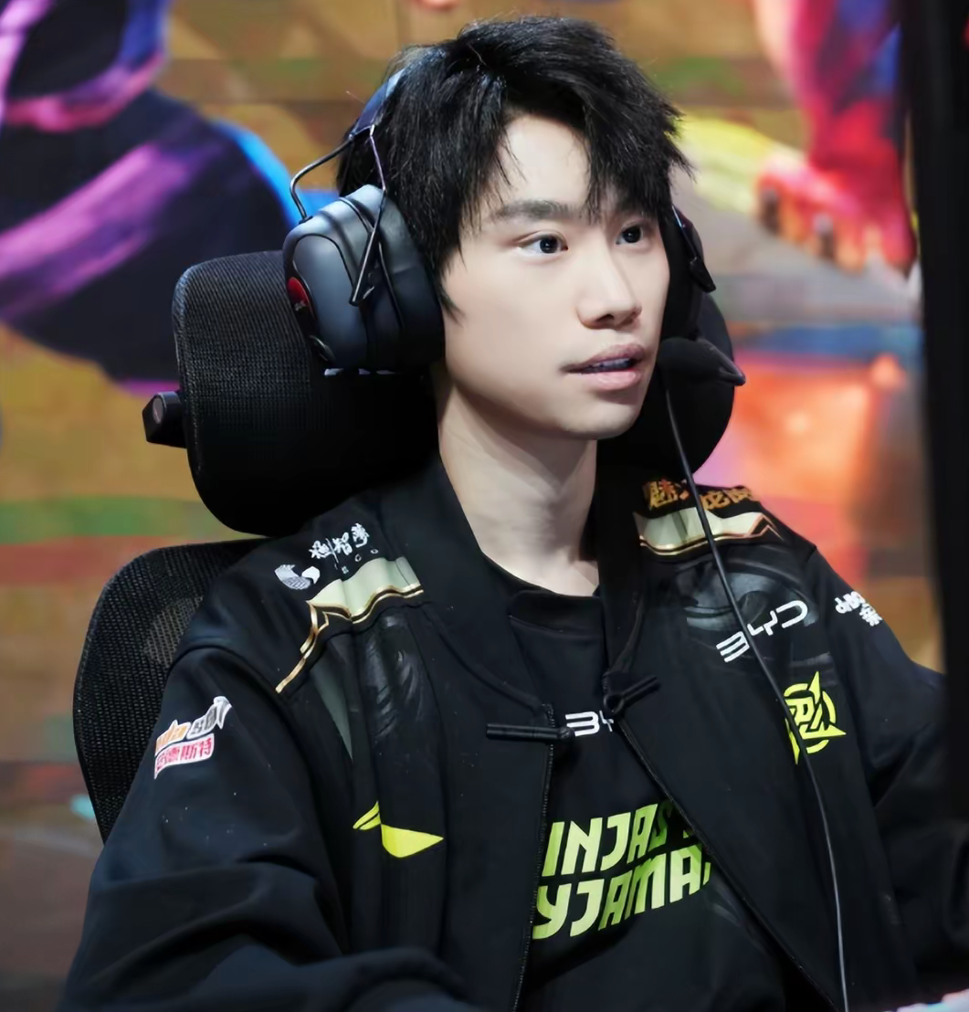 爱游戏在线-包含WBG翻盘IG，Scout拿下关键大龙焦点之战小组赛，成为赛场最大亮点的词条