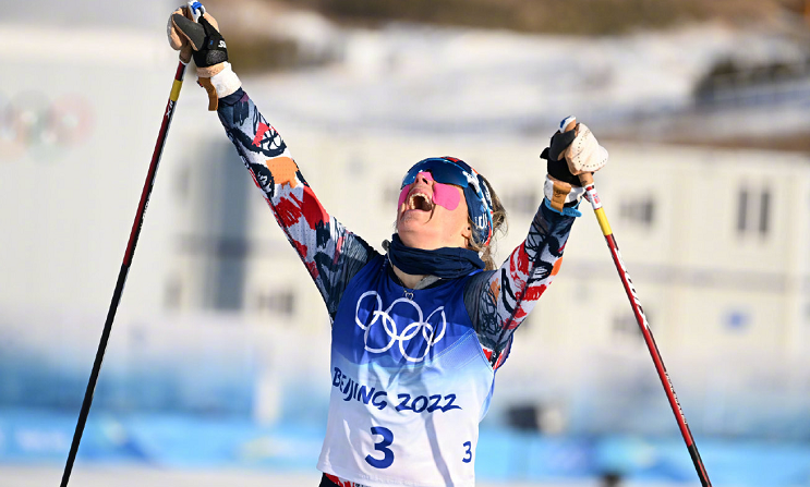 爱游戏体育-奥地利队夺得团体冠军，斩获佳绩