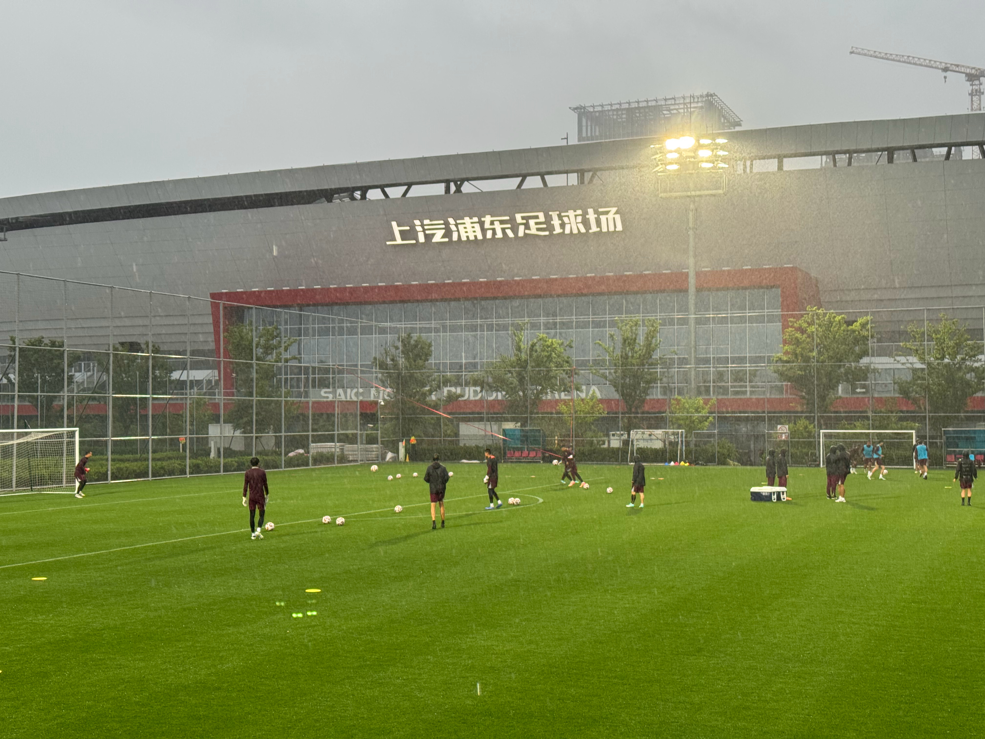 爱游戏APP-杭州绿城大胜青岛海牛，保持不败